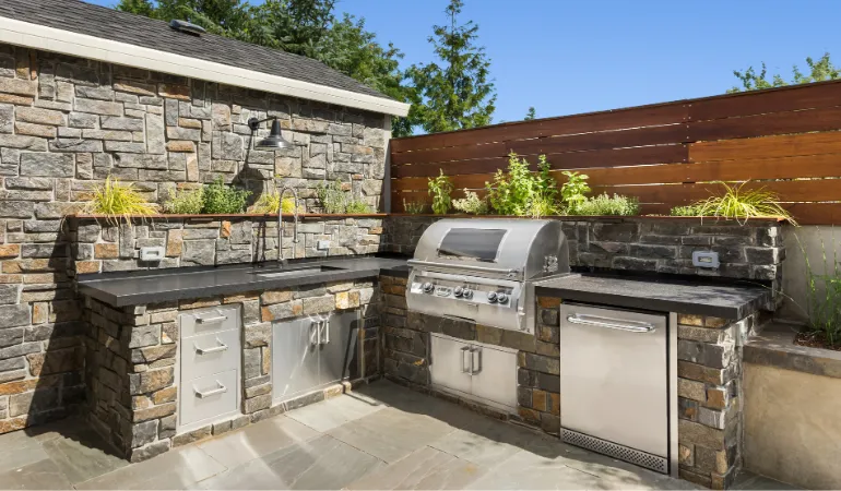 Barbecue e forni da esterno: come scegliere e quali materiali usare