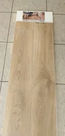 piastrella gres porcellanato effetto legno 20x120
