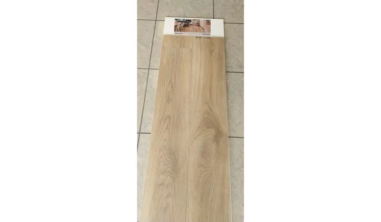 piastrella gres porcellanato effetto legno 20x120